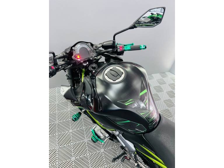 KAWASAKI - Z900 - 2019/2019 - Preta - R$ 49.500,00