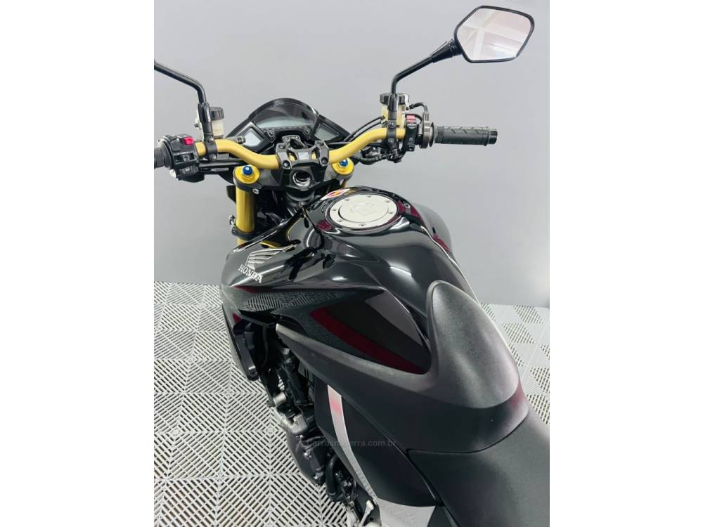 HONDA - CB 1000R - 2015/2015 - Preta - R$ 53.900,00