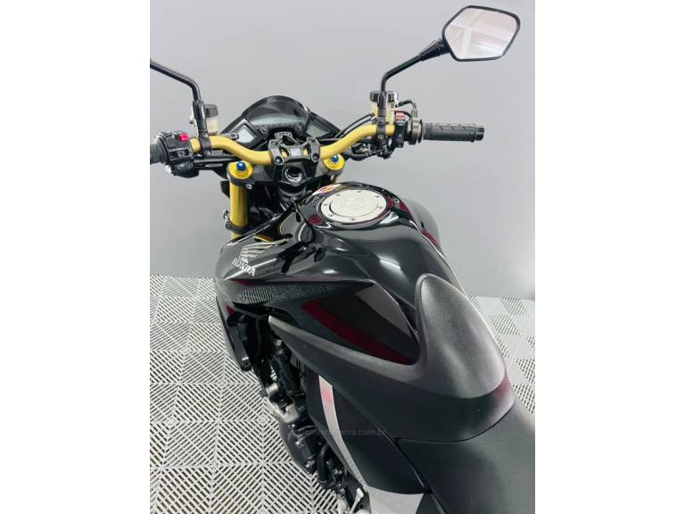 HONDA - CB 1000R - 2015/2015 - Preta - R$ 53.900,00