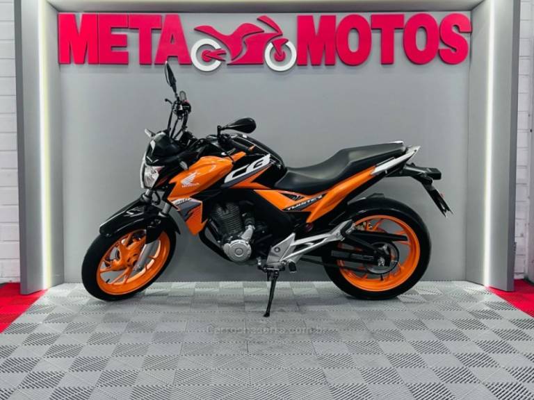 HONDA - CB 250F TWISTER - 2018/2019 - Laranja - R$ 19.900,00