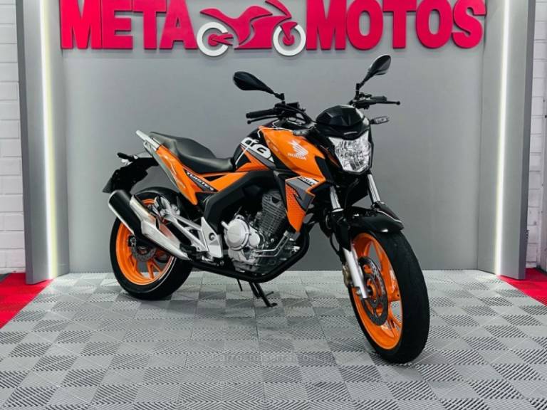 HONDA - CB 250F TWISTER - 2018/2019 - Laranja - R$ 19.900,00