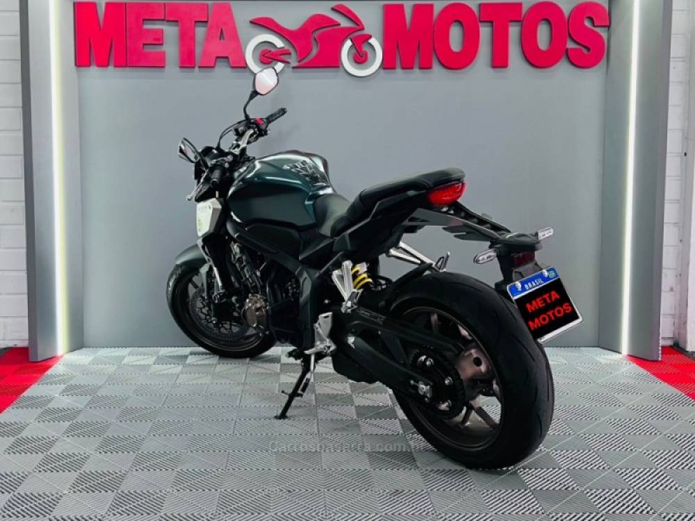 HONDA - CB 650R - 2023/2023 - Verde - R$ 56.900,00