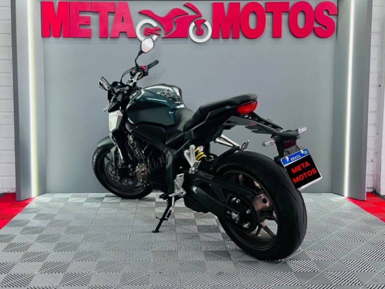 HONDA - CB 650R - 2023/2023 - Verde - R$ 56.900,00