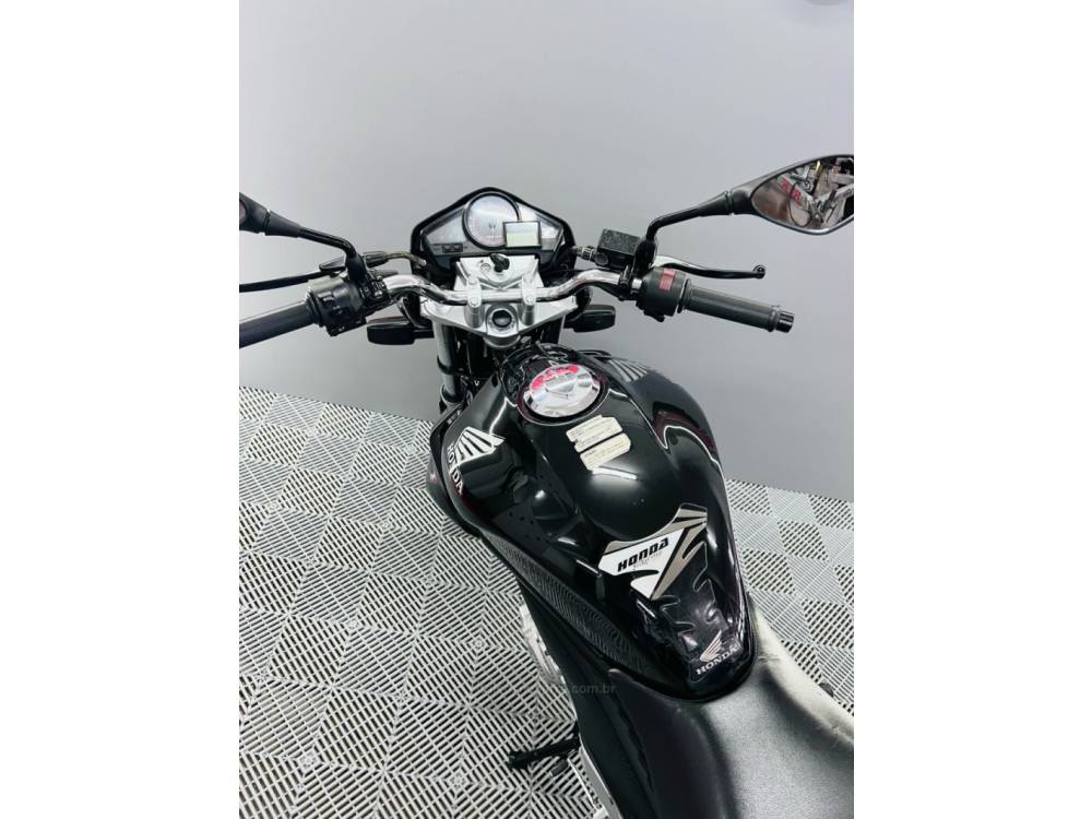 HONDA - CB 300R - 2013/2013 - Preta - R$ 14.900,00