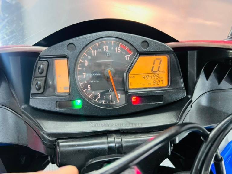 HONDA - CBR 600RR - 2010/2010 - Vermelha - R$ 44.900,00