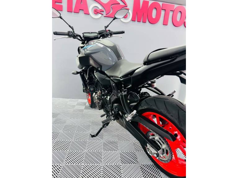 YAMAHA - MT - 2021/2022 - Cinza - R$ 45.900,00