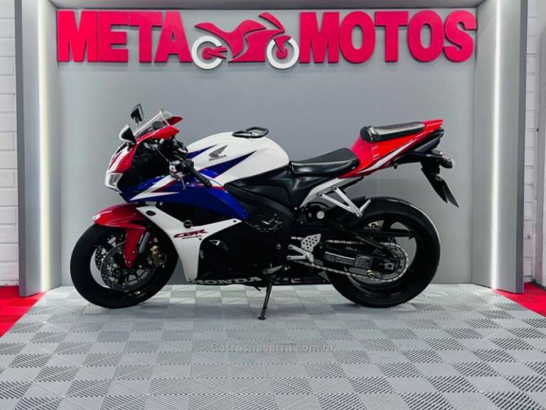HONDA - CBR 600RR - 2010/2010 - Vermelha - R$ 44.900,00