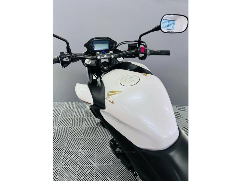 HONDA - CB 500F - 2013/2014 - Branca - R$ 25.900,00