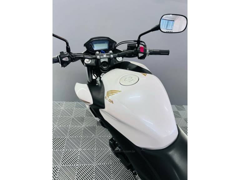 HONDA - CB 500F - 2013/2014 - Branca - R$ 25.900,00
