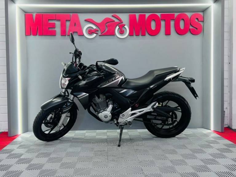 HONDA - CB 250F TWISTER - 2022/2022 - Cinza - R$ 22.900,00