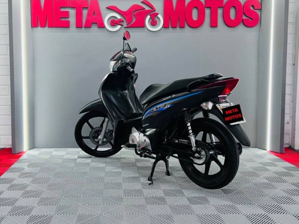 HONDA - BIZ 125 - 2017/2017 - Cinza - R$ 14.900,00