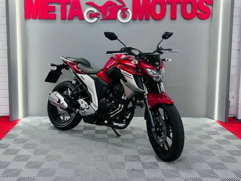 YAMAHA - FAZER - 2020/2021 - Vermelha - R$ 21.900,00
