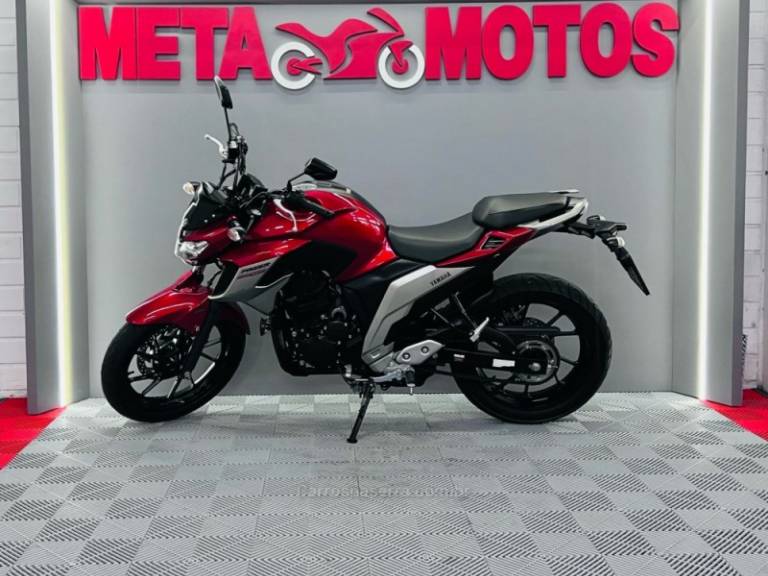 YAMAHA - FAZER - 2020/2021 - Vermelha - R$ 21.900,00