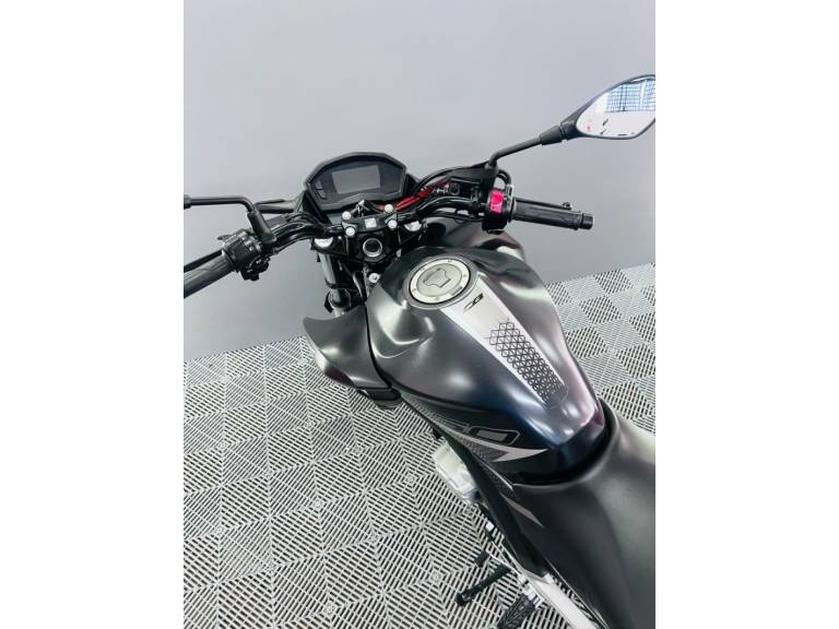 HONDA - CB 250F TWISTER - 2022/2022 - Cinza - R$ 22.900,00