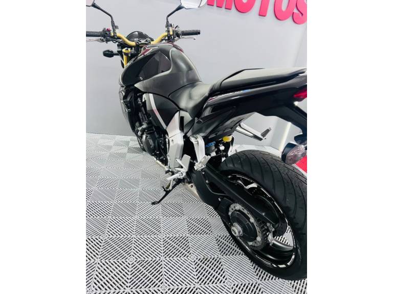 HONDA - CB 1000R - 2015/2015 - Preta - R$ 53.900,00
