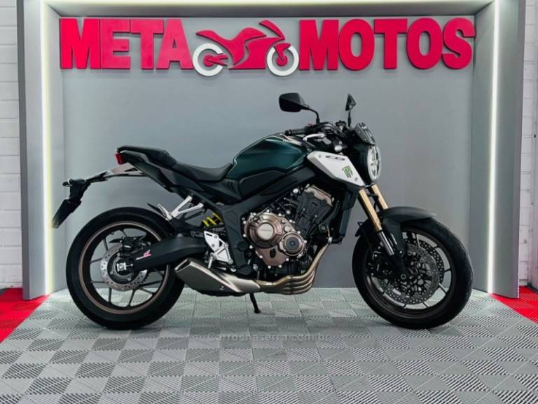 HONDA - CB 650R - 2023/2023 - Verde - R$ 56.900,00