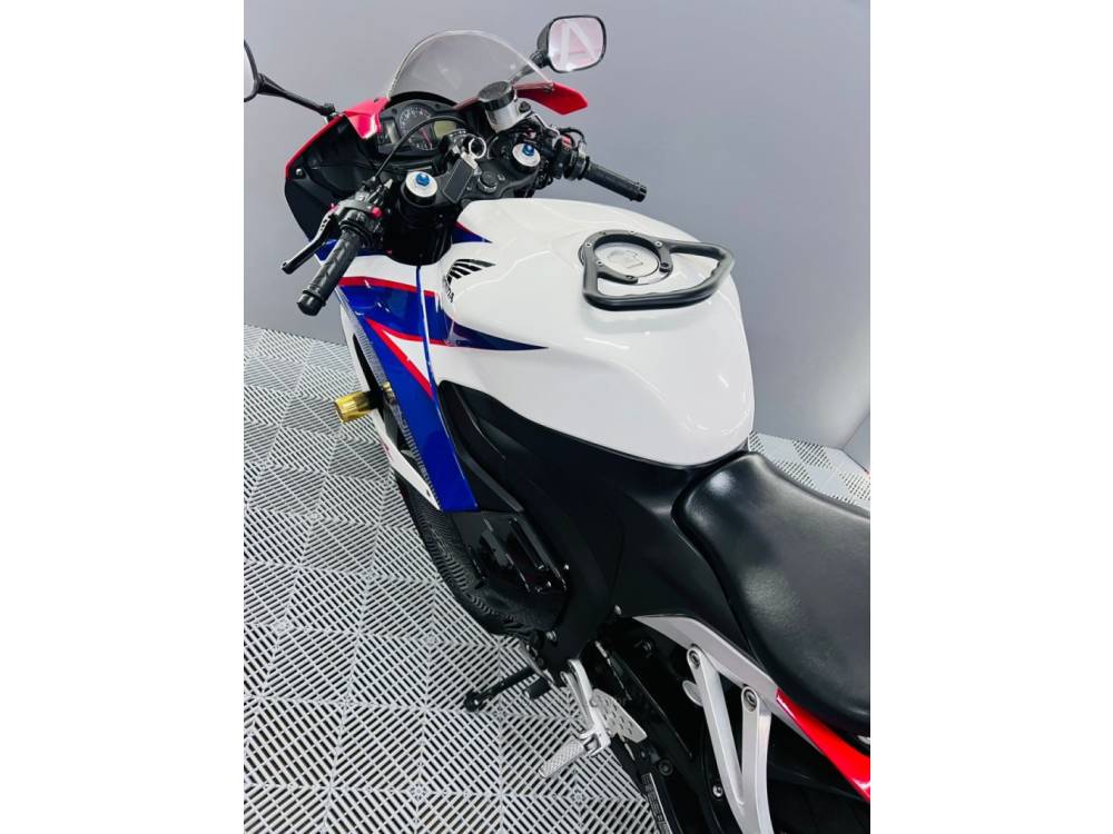 HONDA - CBR 600RR - 2010/2010 - Vermelha - R$ 44.900,00