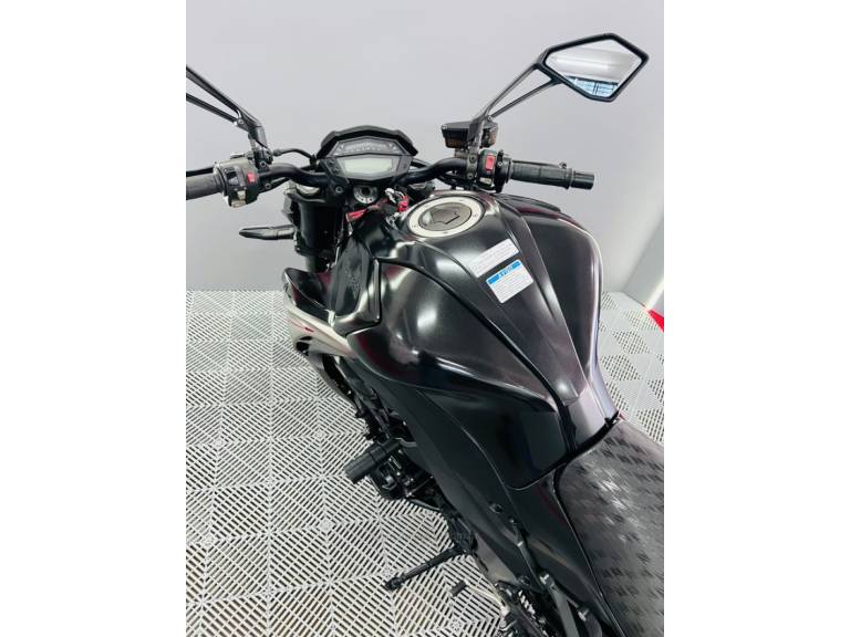 KAWASAKI - Z-1000 - 2020/2020 - Preta - R$ 61.900,00