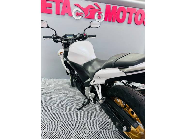 HONDA - CB 500F - 2013/2014 - Branca - R$ 25.900,00