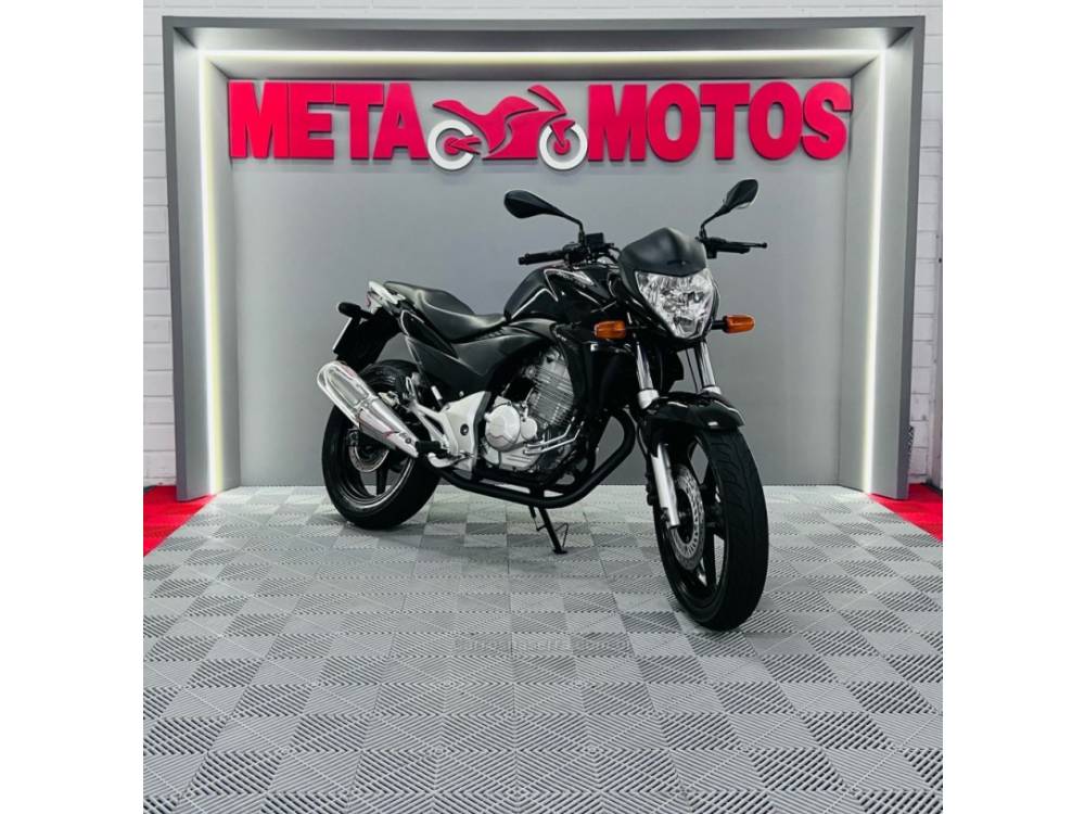 HONDA - CB 300R - 2013/2013 - Preta - R$ 14.900,00