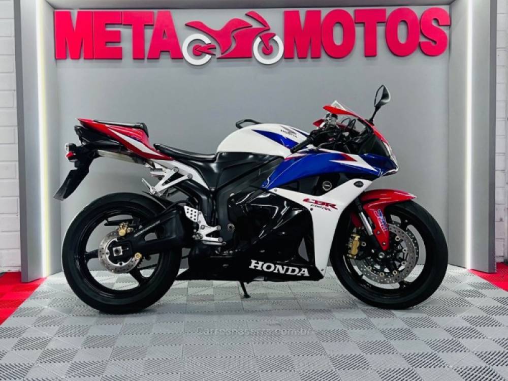 HONDA - CBR 600RR - 2010/2010 - Vermelha - R$ 44.900,00