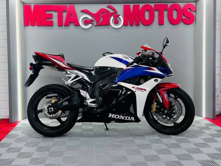 HONDA - CBR 600RR - 2010/2010 - Vermelha - R$ 44.900,00