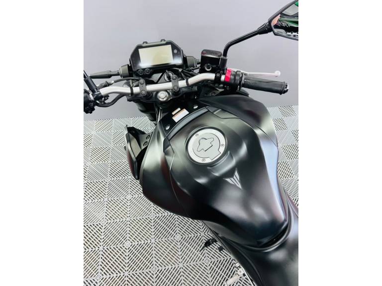 YAMAHA - MT - 2022/2023 - Preta - R$ 31.500,00