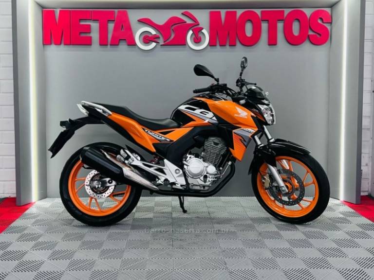HONDA - CB 250F TWISTER - 2018/2019 - Laranja - R$ 19.900,00