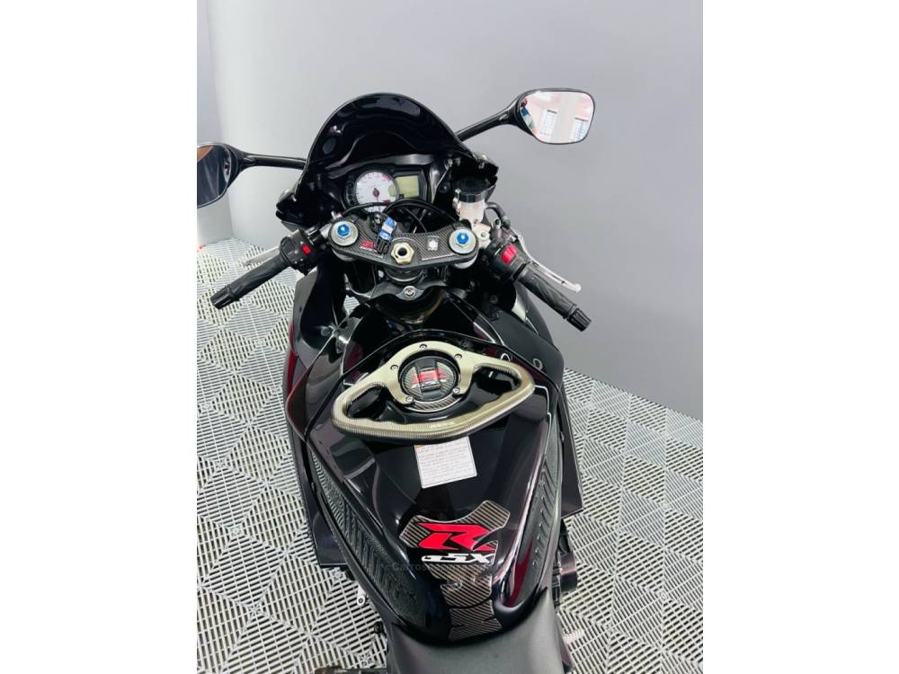 SUZUKI - GSXR - 2008/2009 - Preta - R$ 37.900,00