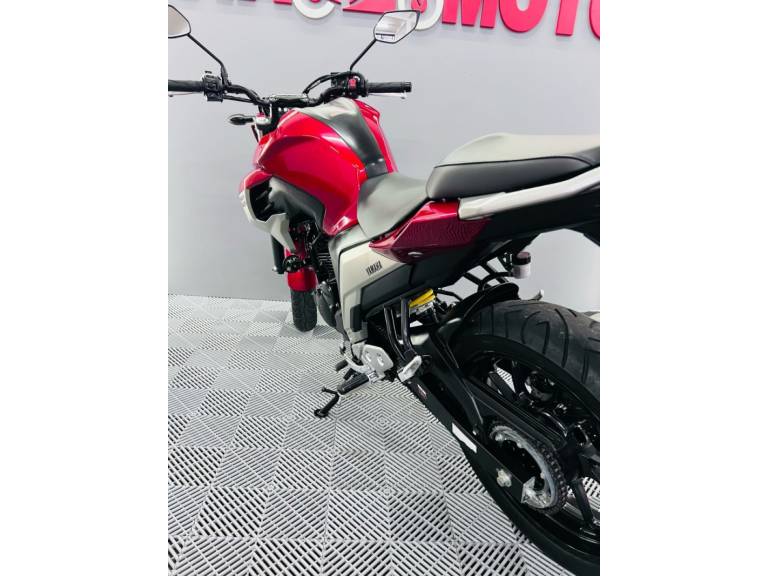 YAMAHA - FAZER - 2020/2021 - Vermelha - R$ 21.900,00