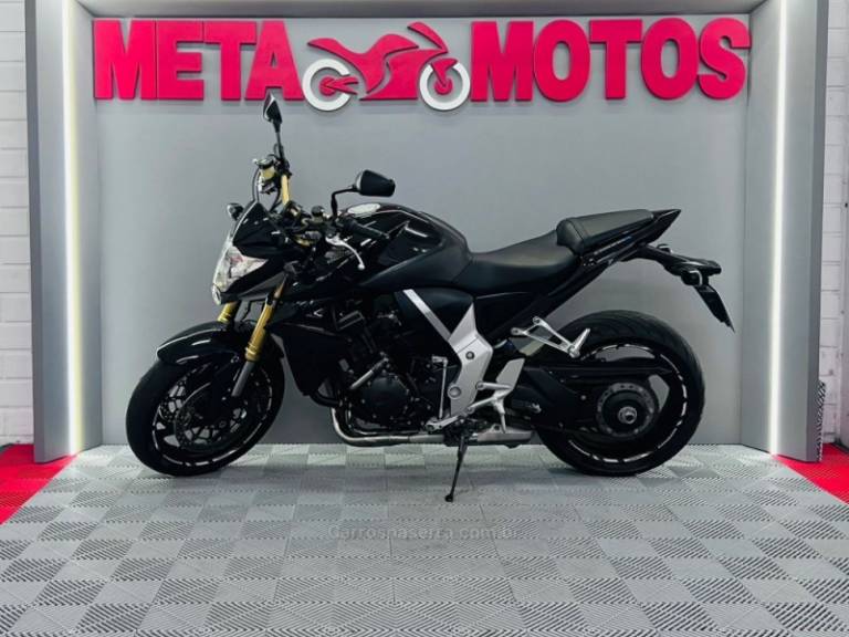 HONDA - CB 1000R - 2015/2015 - Preta - R$ 53.900,00